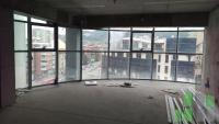 Se izdava prazen kancelariski prostor vo Skopje, Centar so povrshina od 120 m2.
 Ekstra: Klima, Sopstveno parno, Lift, Nova Zgrada.
 Cena: 1200 EUR